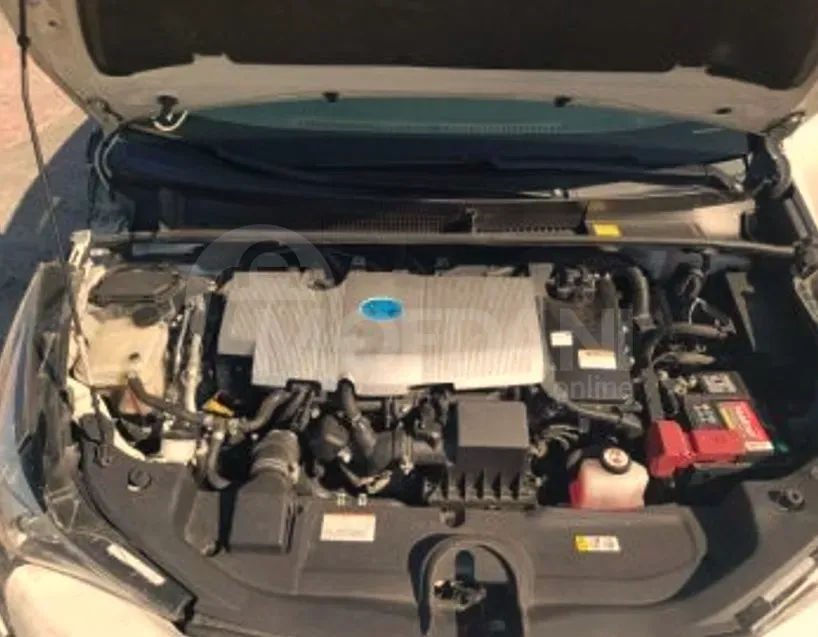 Toyota Prius 1.8L 2017 Тбилиси - изображение 11