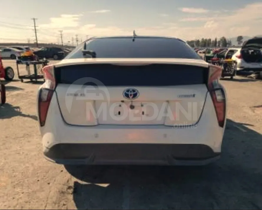 Toyota Prius 1.8L 2017 Тбилиси - изображение 7