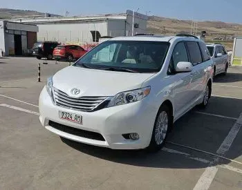 Toyota Sienna 2014 Тбилиси