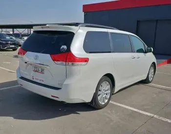 Toyota Sienna 2014 Тбилиси