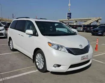 Toyota Sienna 2014 Тбилиси