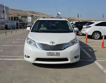 Toyota Sienna 2014 Тбилиси