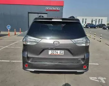 Toyota Sienna 2015 Тбилиси