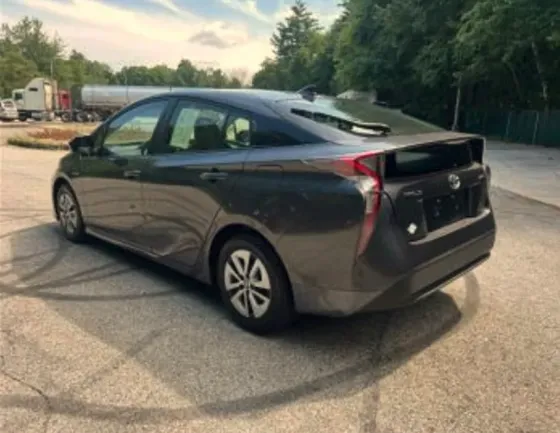 Toyota Prius 2016 Тбилиси