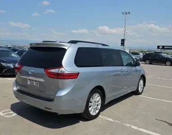 Toyota Sienna 2015 Тбилиси