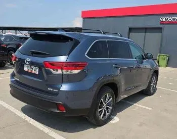 Toyota Highlander 2017 თბილისი