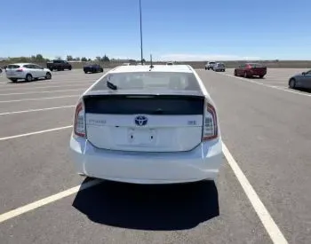 Toyota Prius 2015 Тбилиси