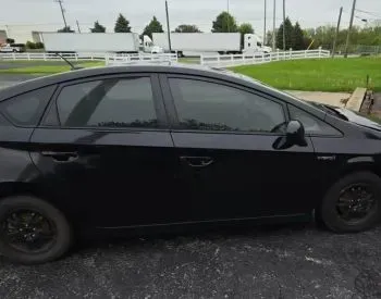 Toyota Prius 2015 თბილისი