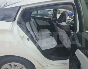 Toyota Prius 1.8L 2016 Тбилиси - изображение 7