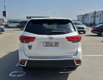 Toyota Highlander 2017 თბილისი