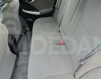 Toyota Prius 1.8L 2015 Тбилиси - изображение 6
