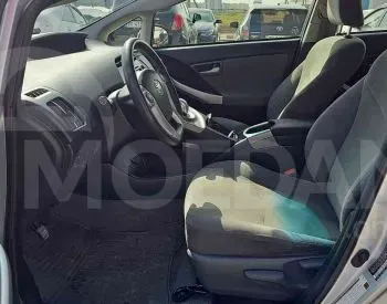 Toyota Prius 1.8L 2014 Тбилиси - изображение 9