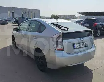 Toyota Prius 1.8L 2014 Тбилиси - изображение 6