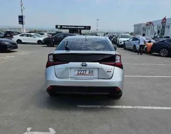 Toyota Prius 2020 Тбилиси