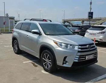 Toyota Highlander 2017 Тбилиси