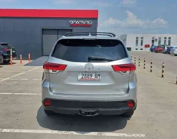 Toyota Highlander 2017 თბილისი