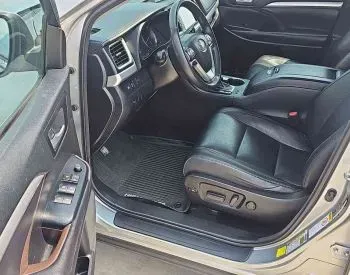 Toyota Highlander 2017 თბილისი