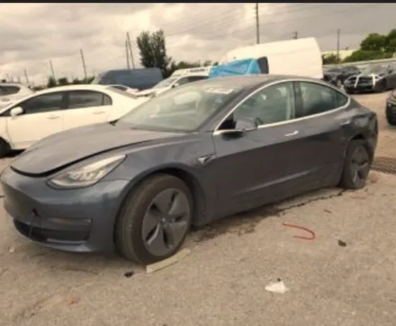 Tesla Model 3 2020 Тбилиси