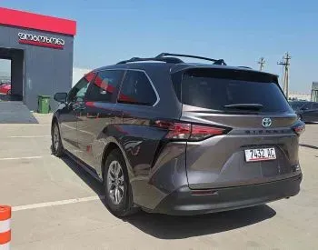 Toyota Sienna 2021 Тбилиси