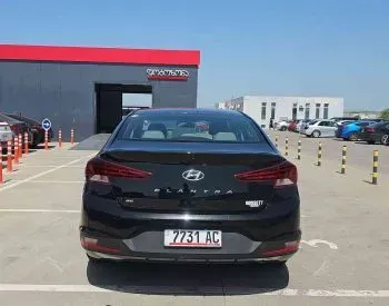 Hyundai Elantra 2019 Тбилиси