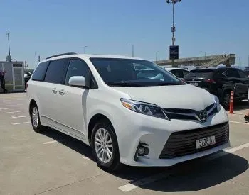 Toyota Sienna 2015 Тбилиси