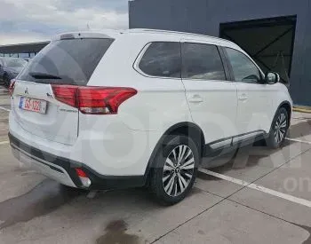 Mitsubishi Outlander 2019 Тбилиси - изображение 4