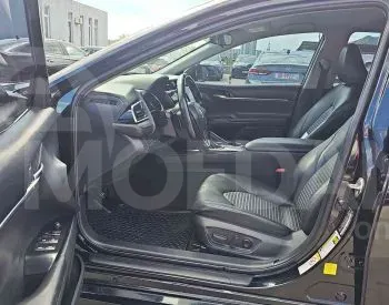 Toyota Camry 2.5L 2018 Тбилиси - изображение 9