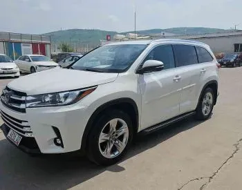 Toyota Highlander 2017 თბილისი