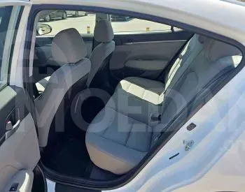 Hyundai Elantra 2017 Tbilisi - photo 7