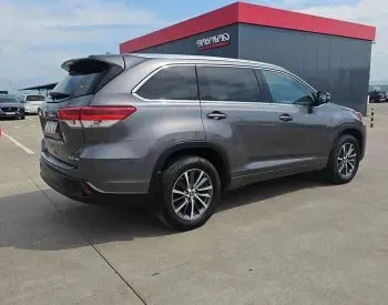 Toyota Highlander 2018 Тбилиси