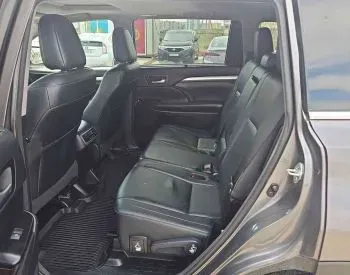 Toyota Highlander 2018 თბილისი