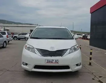 Toyota Sienna 2015 Tbilisi