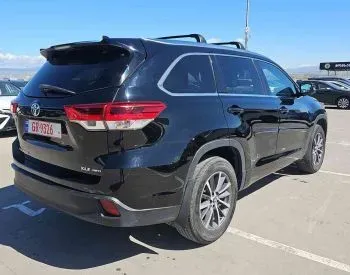 Toyota Highlander 2018 თბილისი