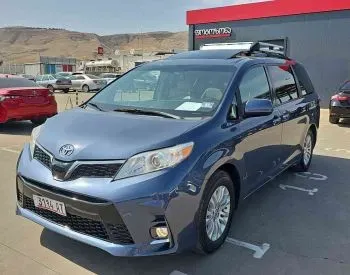 Toyota Sienna 2015 Тбилиси