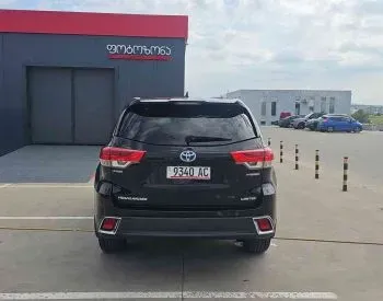 Toyota Highlander 2017 თბილისი