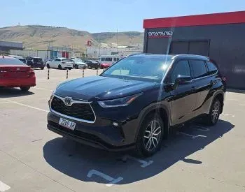 Toyota Highlander 2022 Тбилиси