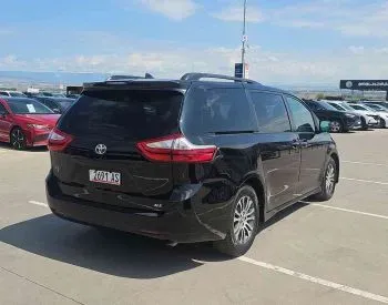 Toyota Sienna 2019 Тбилиси