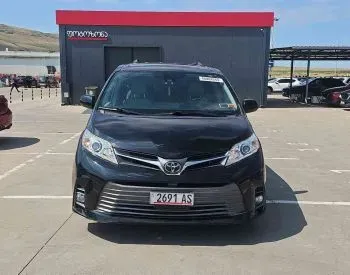 Toyota Sienna 2019 Тбилиси