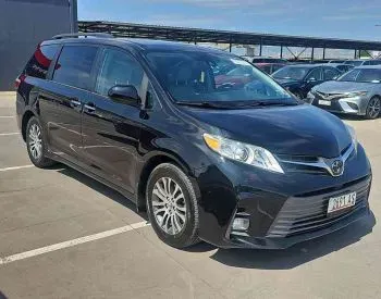 Toyota Sienna 2019 Тбилиси