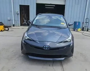 Toyota Prius 2017 თბილისი