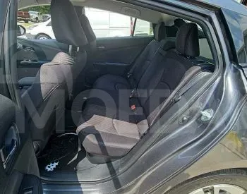 Toyota Prius 1.8L 2017 Тбилиси - изображение 7