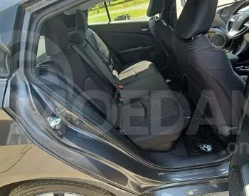 Toyota Prius 1.8L 2017 Тбилиси - изображение 8