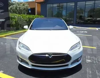 Tesla Model S 2015 Тбилиси - изображение 1