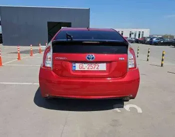 Toyota Prius 2015 Тбилиси