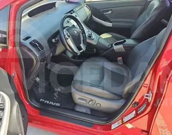 Toyota Prius 1.8L 2015 Тбилиси - изображение 11
