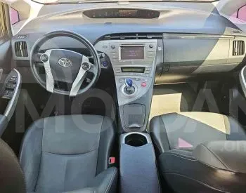 Toyota Prius 1.8L 2015 Тбилиси - изображение 9