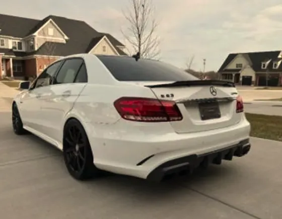 Mercedes-Benz E AMG 2015 თბილისი