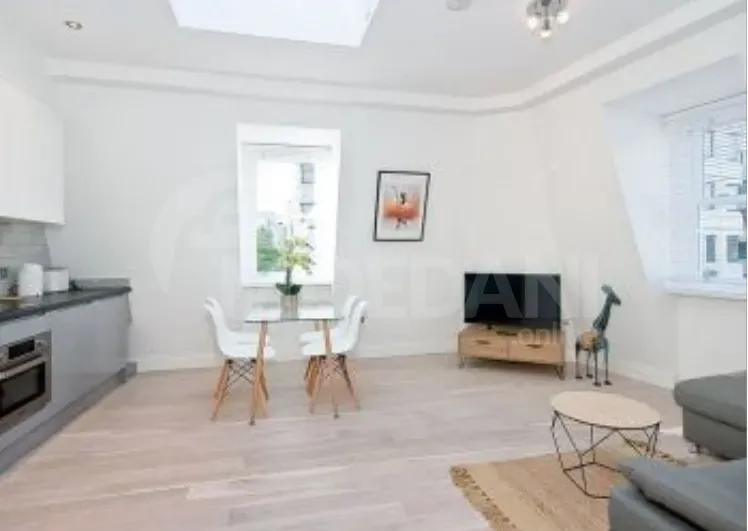 ქირავდება 4 ოთახიანი ბინა 188მ² 5/11 სართ თბილისი - photo 3