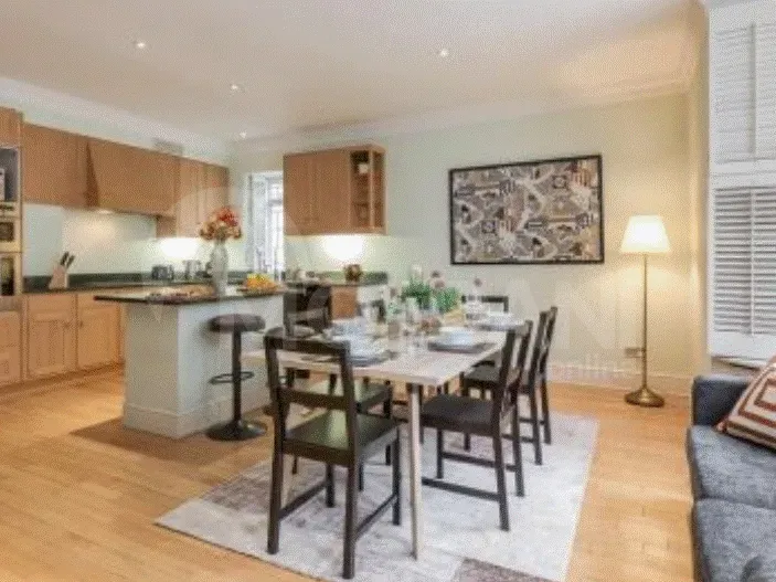 Apartments For Rent five-room 215м² 4/12 floor Tbilisi - photo 2