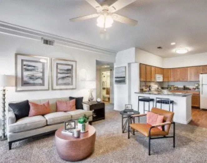 Apartments For Rent five-room 220м² 5/6 floor Tbilisi - photo 1